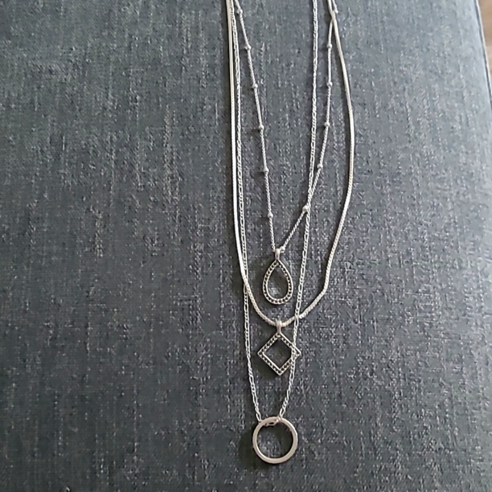 NWOT Lucky 3 tier necklace